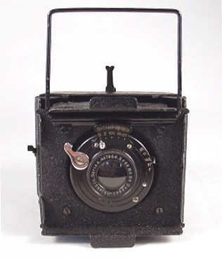 Front of Mignon Camera